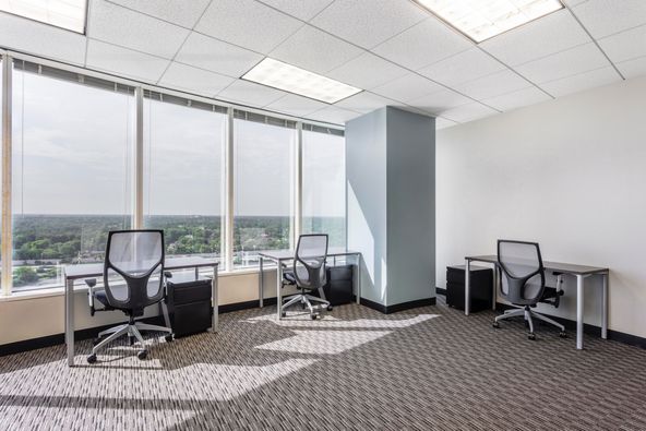 One Lincoln Centre: 18 W 140 Butterfield Road, Oak Brook, IL 60181